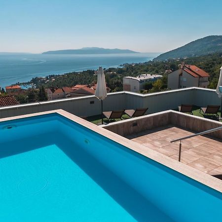 Apartment Lui With Rooftop Swimming Pool Ičići 外观 照片