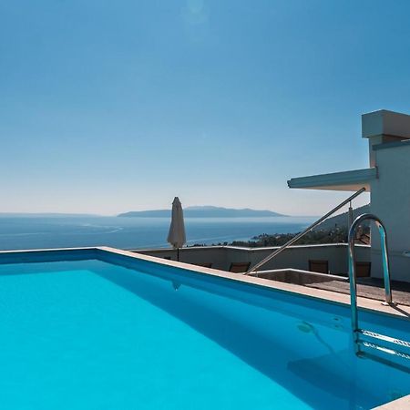 Apartment Lui With Rooftop Swimming Pool Ičići 外观 照片