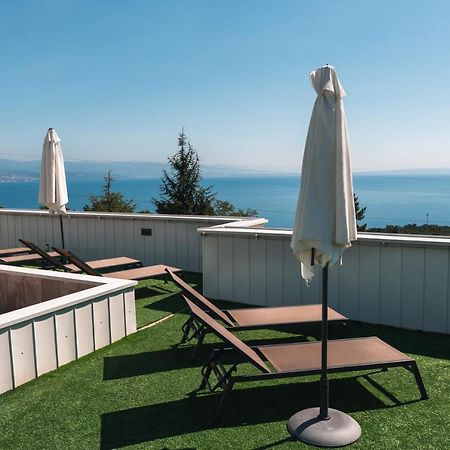 Apartment Lui With Rooftop Swimming Pool Ičići 外观 照片