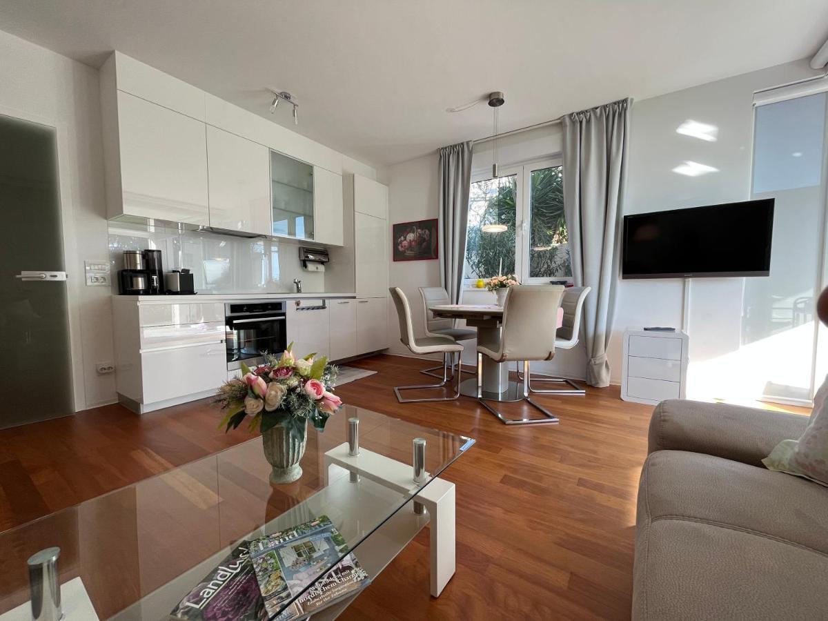 Apartment Lui With Rooftop Swimming Pool Ičići 外观 照片