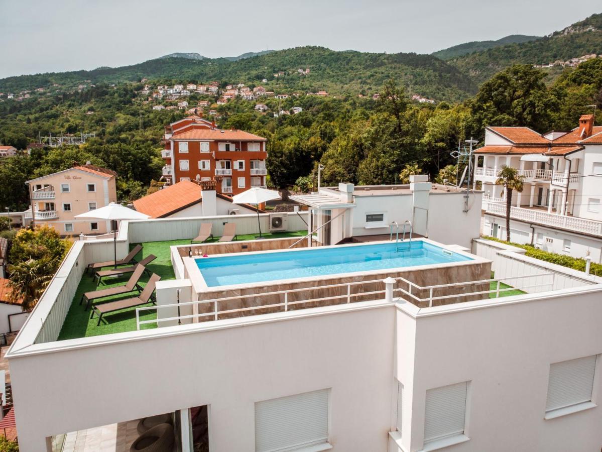Apartment Lui With Rooftop Swimming Pool Ičići 外观 照片