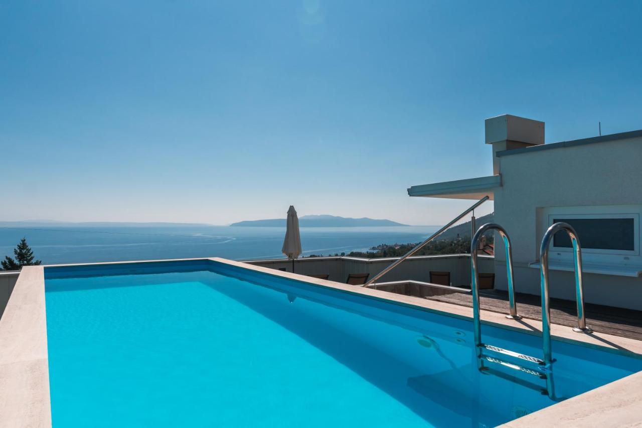Apartment Lui With Rooftop Swimming Pool Ičići 外观 照片