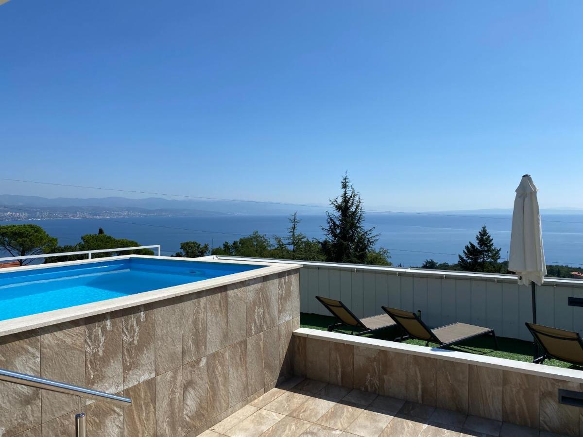 Apartment Lui With Rooftop Swimming Pool Ičići 外观 照片